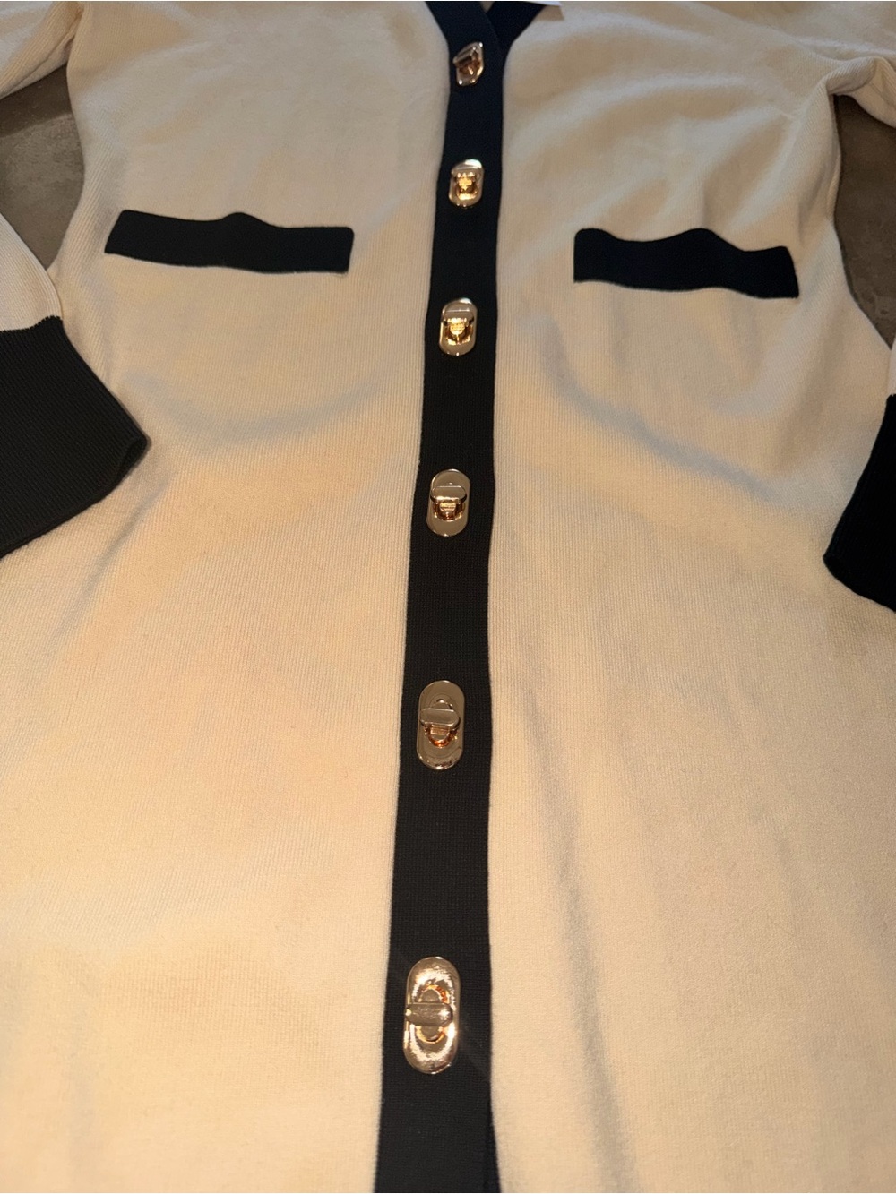 Urban Revivo NWT Contrast Knit Sweater Dress Gold Buttons Ivory Black US 8 - Picture 4 of 13